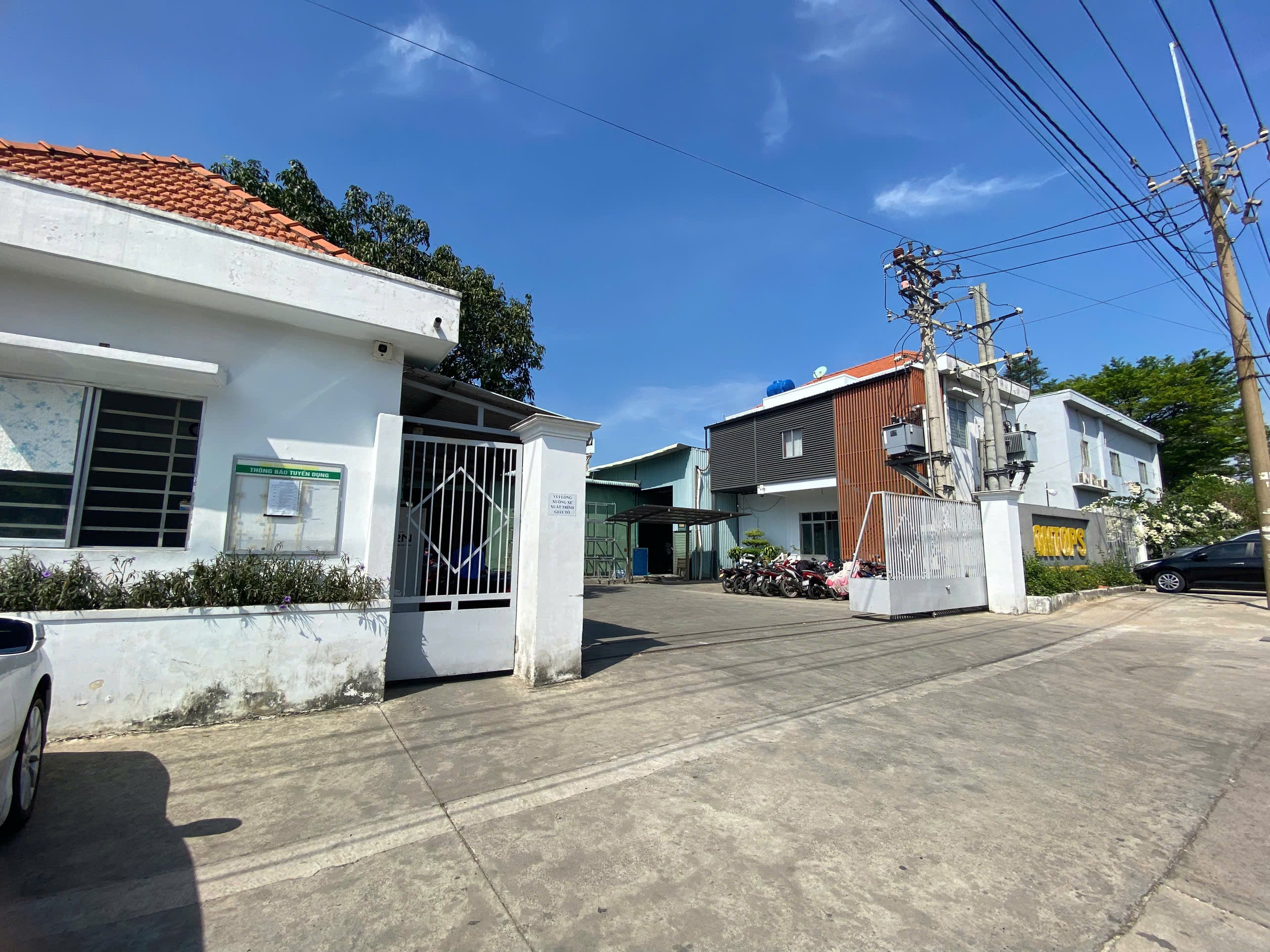 Outer view of gate.jpg